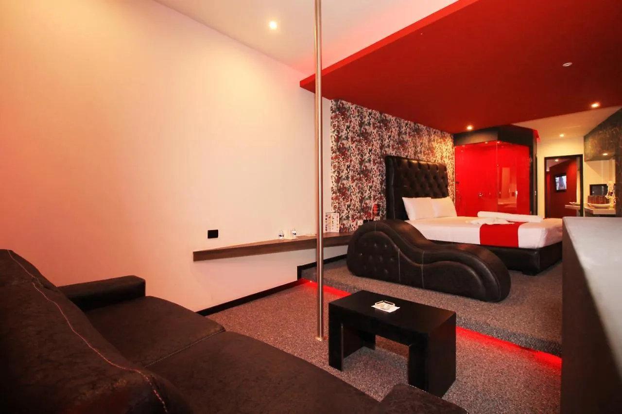 Intimissimo 85 Hotel Playa del Carmen Love hotel